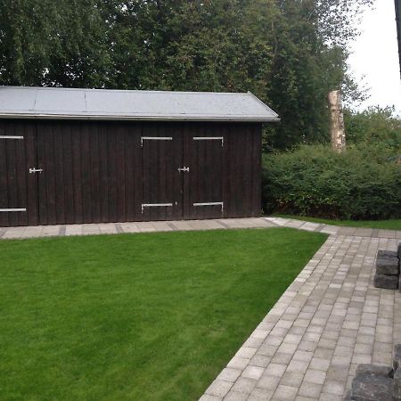 Large Modern Family Room - “Arnely” Tommerup Exteriör bild