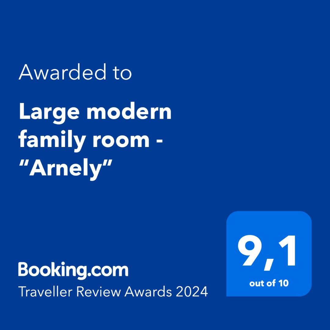 Large Modern Family Room - “Arnely” Tommerup Exteriör bild