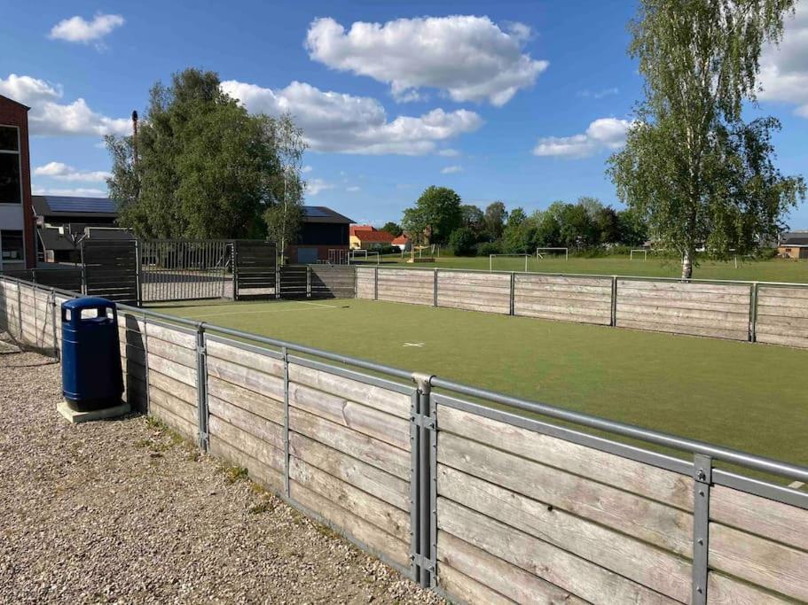 Large Modern Family Room - “Arnely” Tommerup Exteriör bild